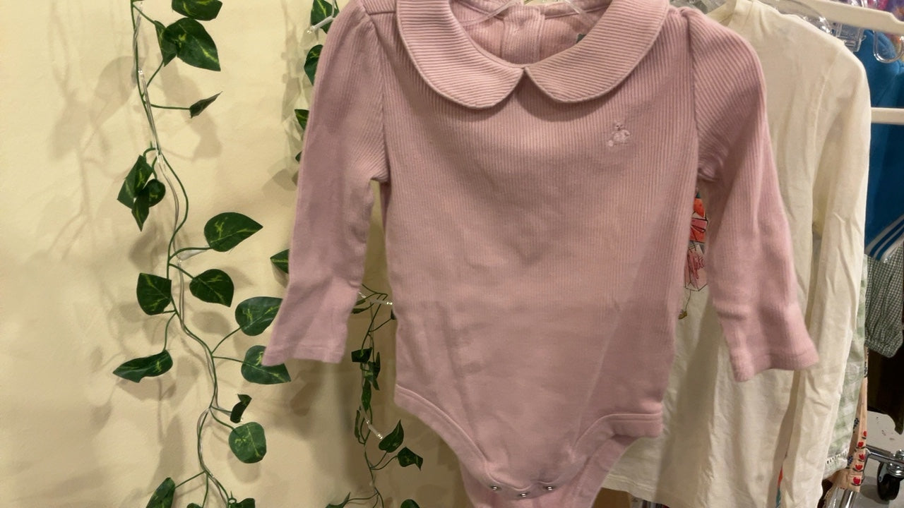 Baby Gap Longsleeve Bodysuit 6-12 months
