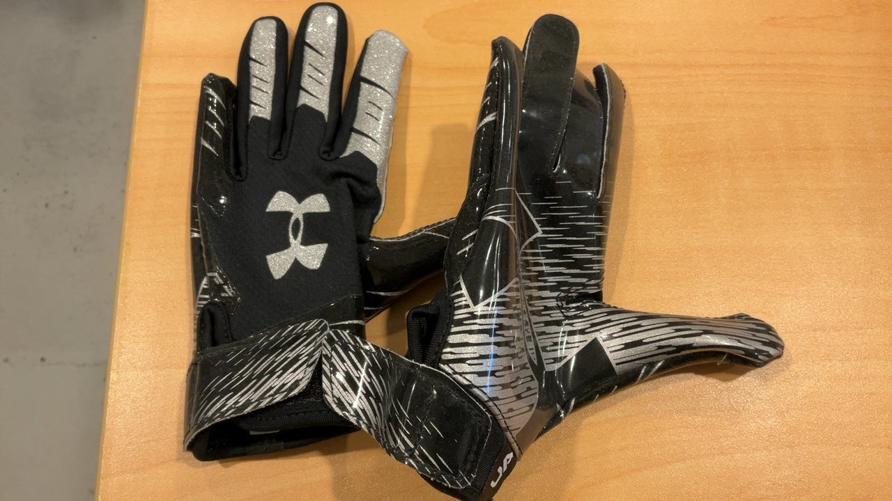 Under Armour F7 Football Gloves Small