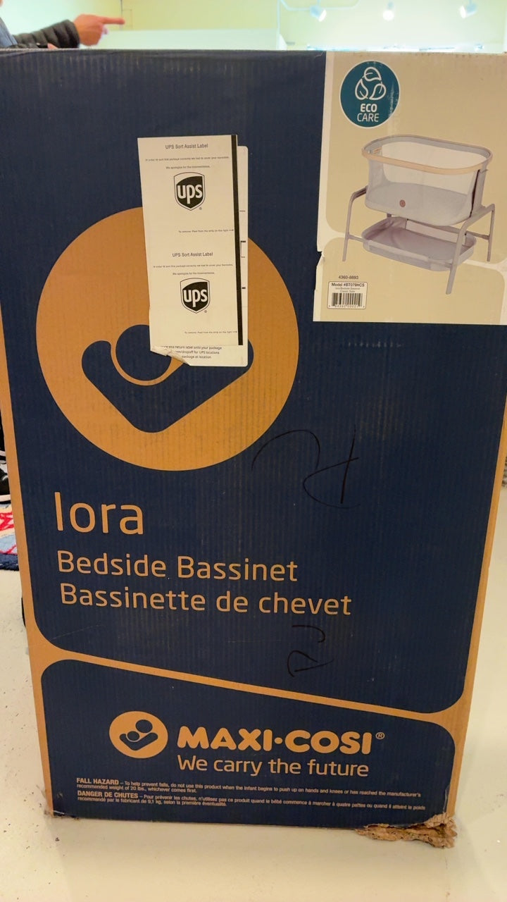 Maxi-Cosi Iora Bedside Bassinet - NIB