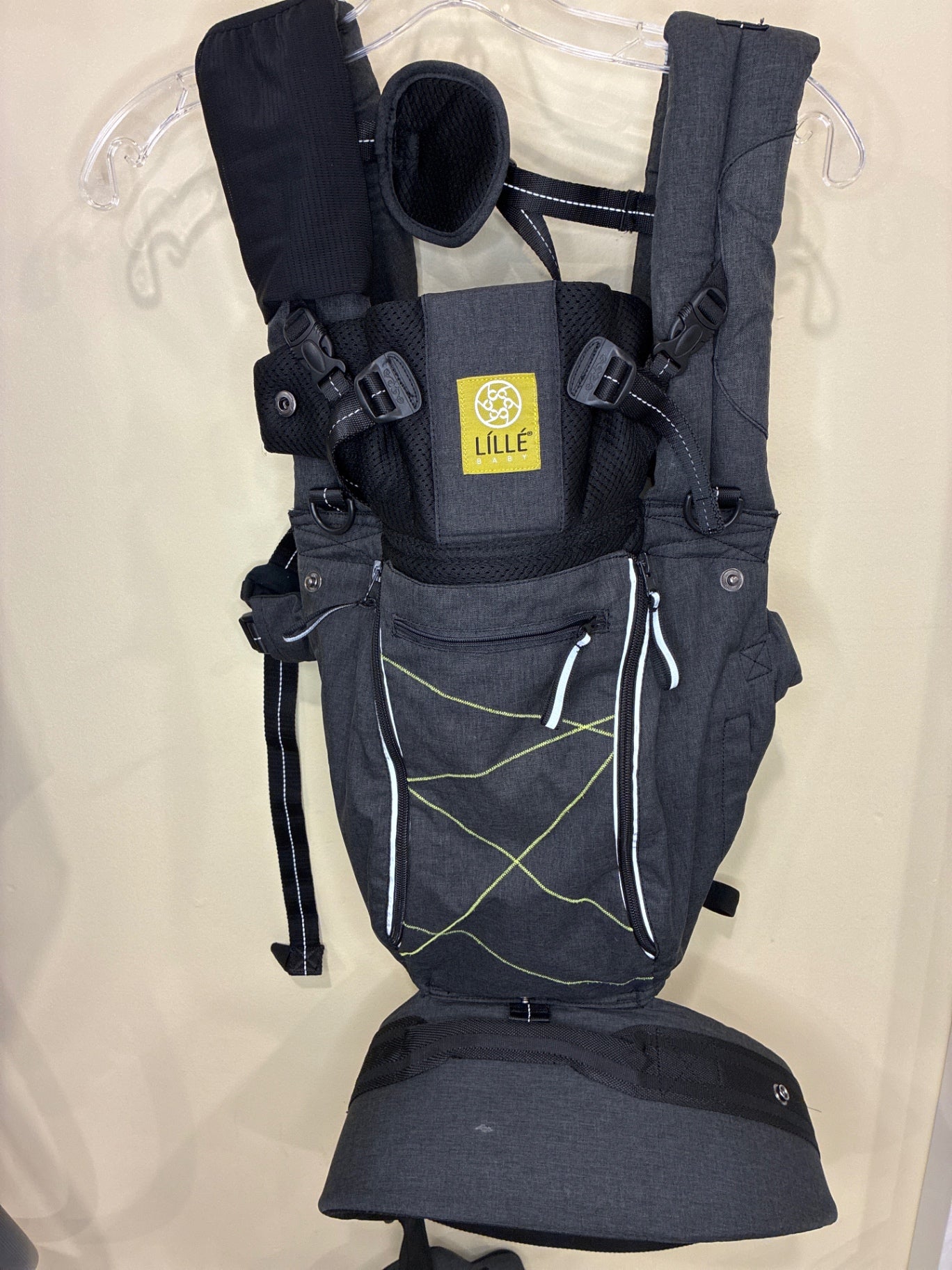 LÍLLÉbaby Pursuit All Seasons Carrier