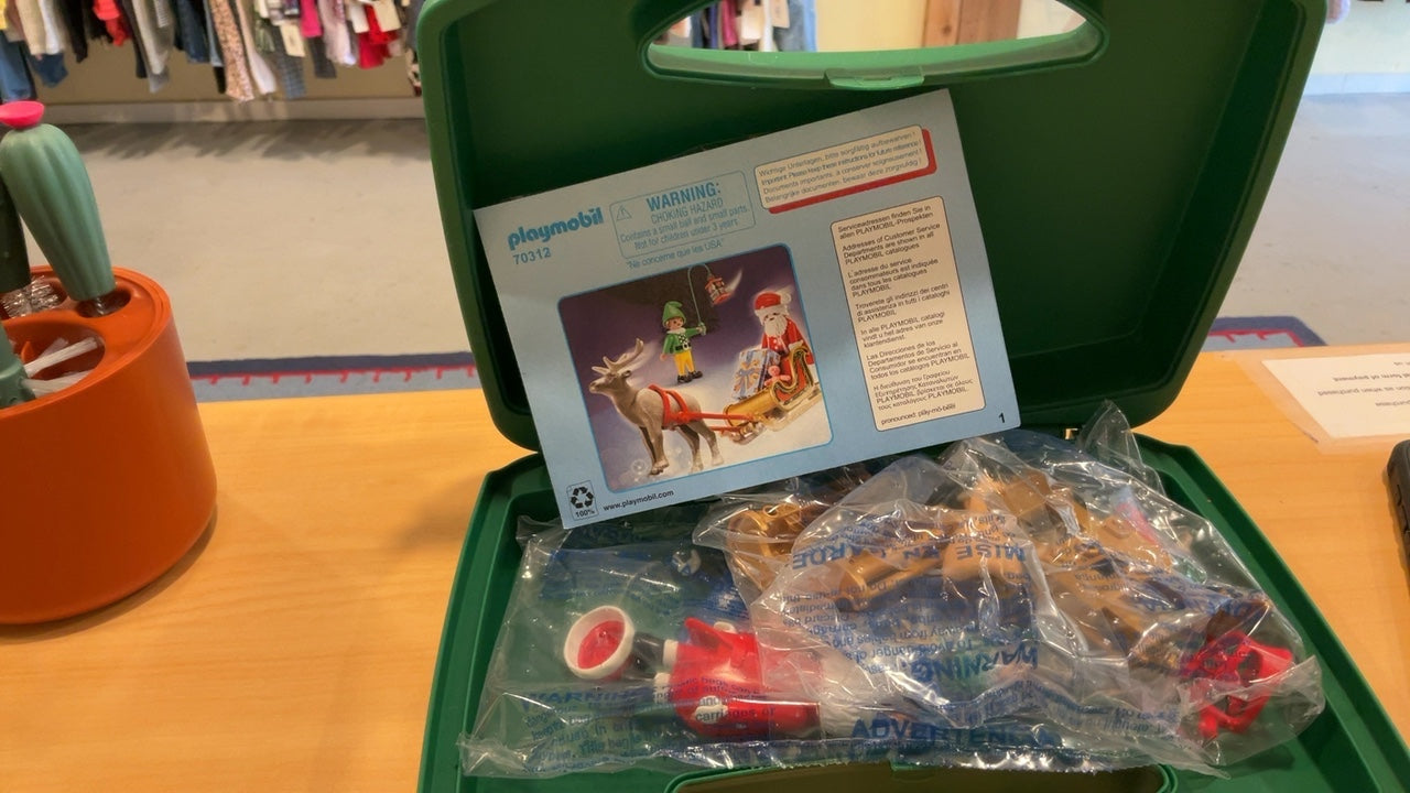 Playmobil 70312 Christmas Carry Case with Santa Claus and Reindeer