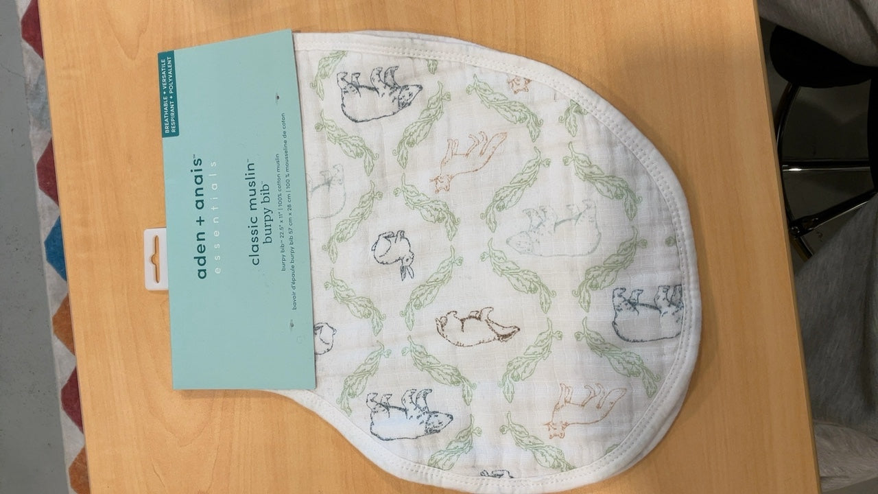 NWT aden + anais Essentials classic muslin burpy bib