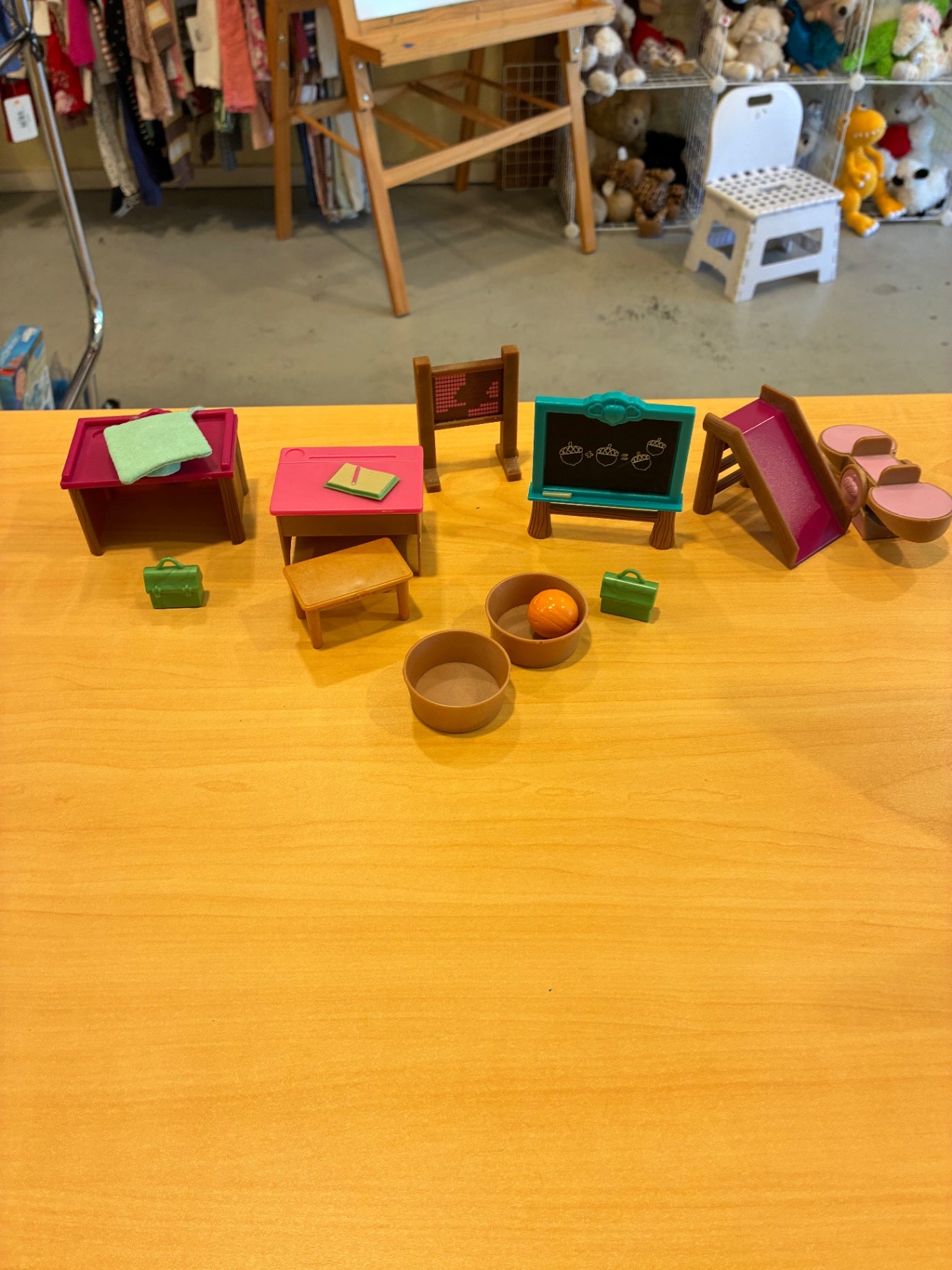 Li’l Woodzeez School Lot