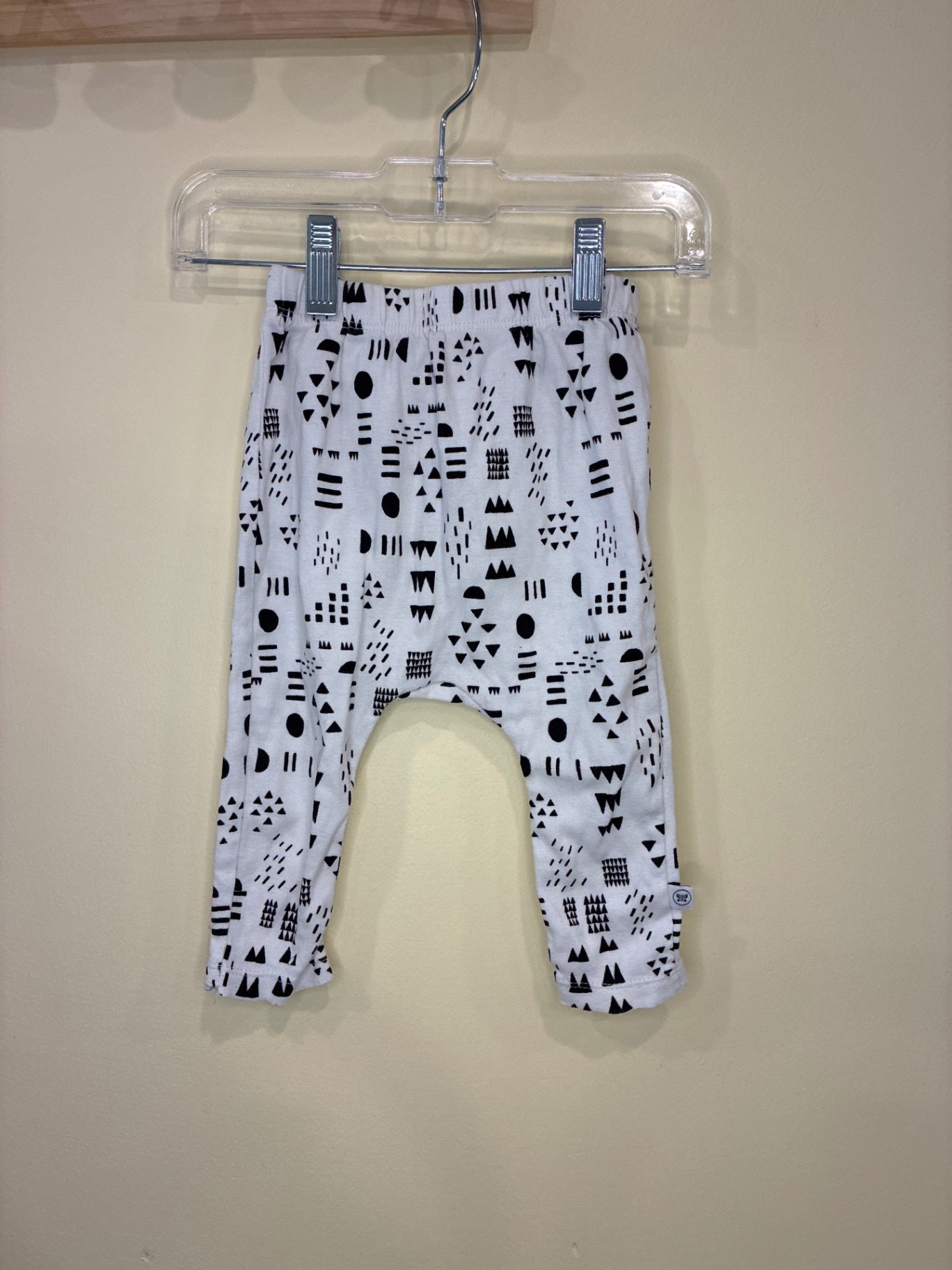 Honest Company Pants | Size 6-9 months