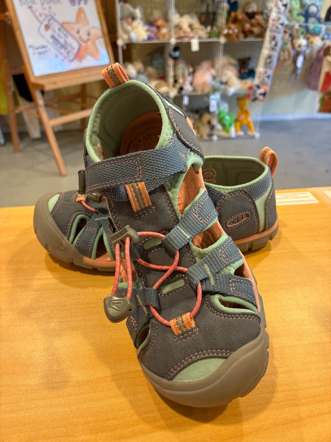 KEEN Sandals | Big Kids 3