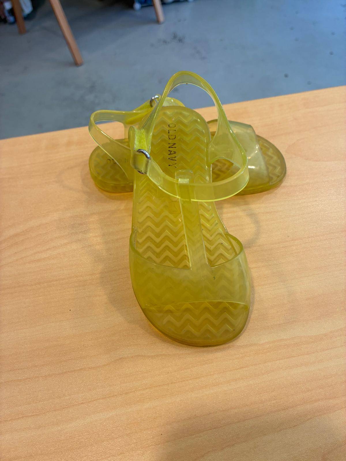 Old Navy Sandals | Little Kids 7