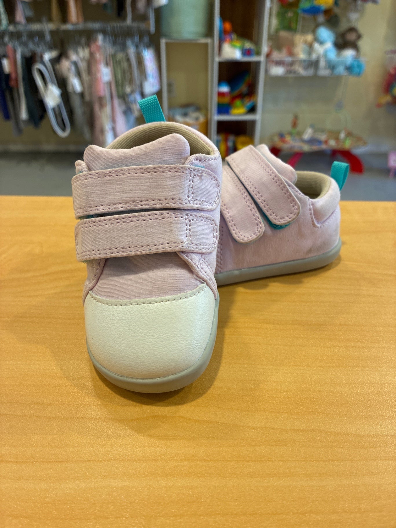 Ten Little Sneakers | Size Little Kids 4