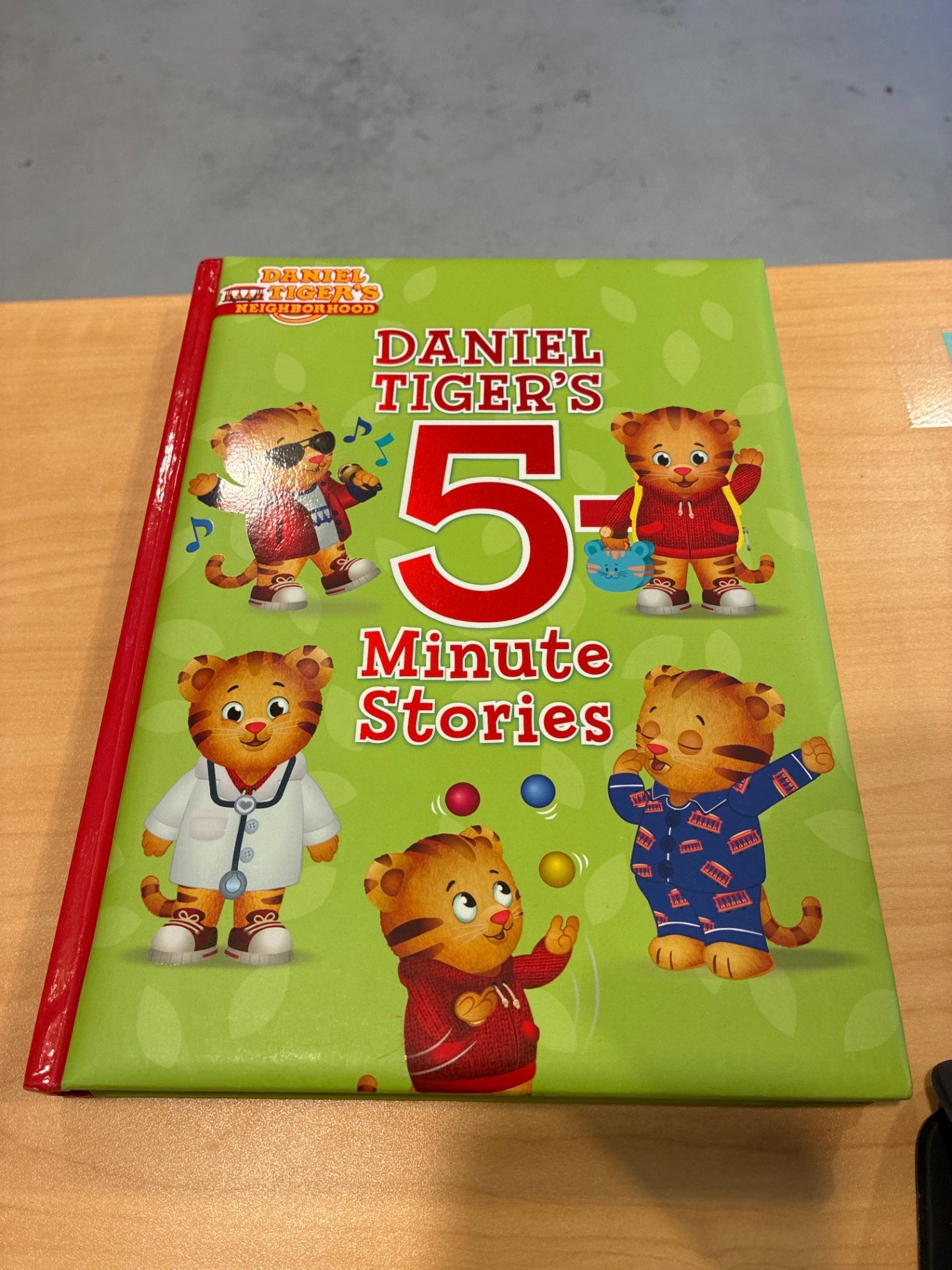 Daniel Tiger’s 5 Mon Stories