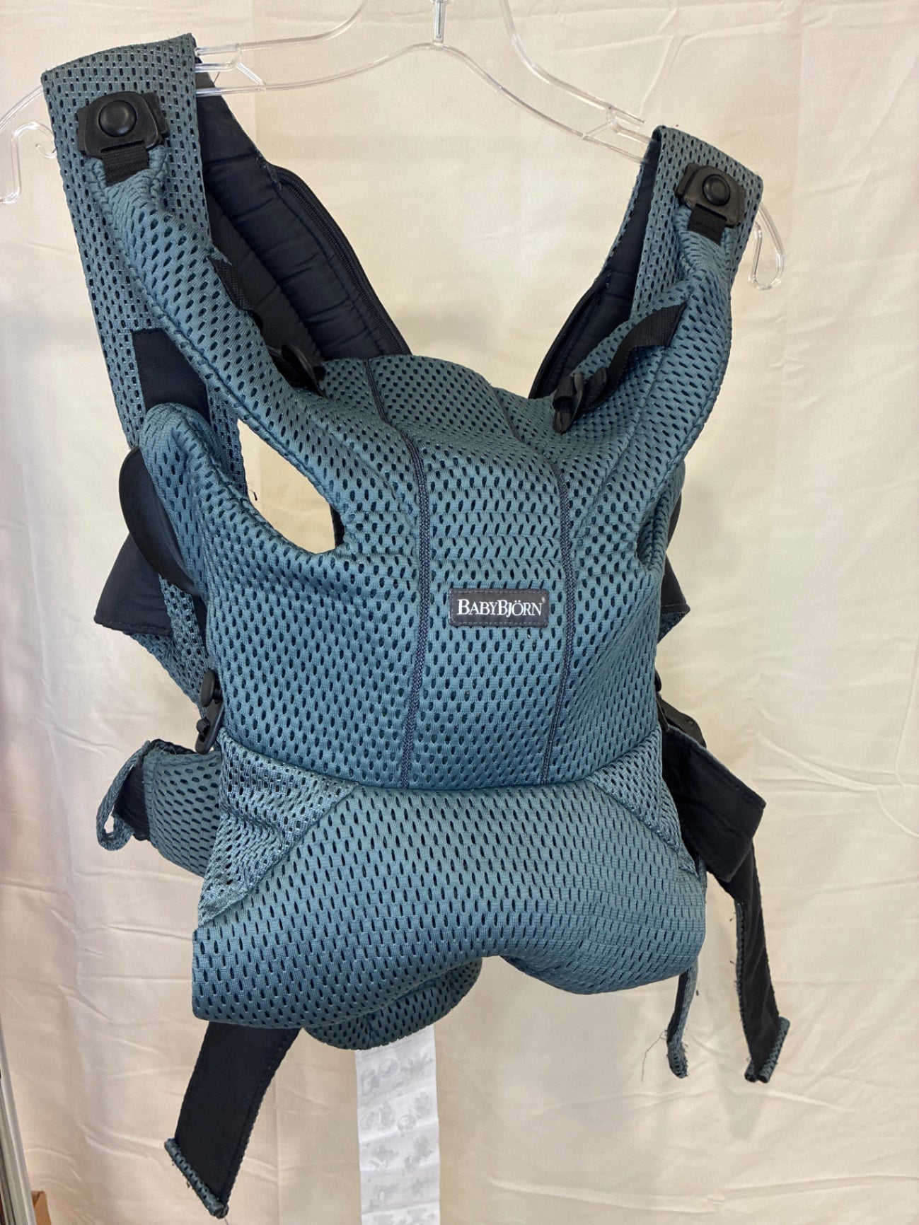 BabyBjörn Free Carrier | Sage Green