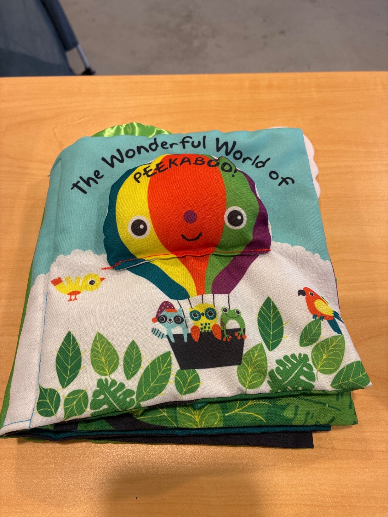 Melissa & Doug | Peekaboo Crinkle Book